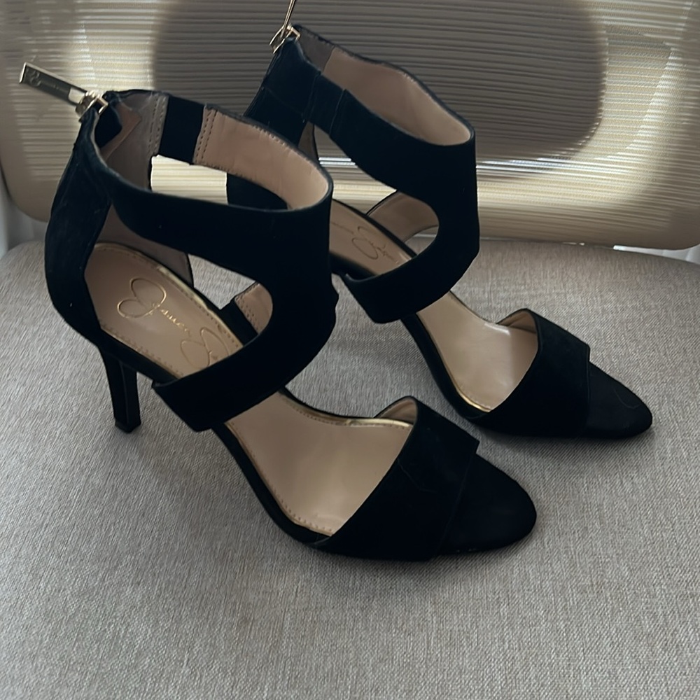 EUC Jessica Simpson black brushed leather heels zip back 9 - Picture 3 of 6